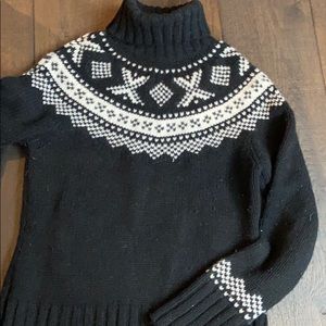 Yolk neck sweater